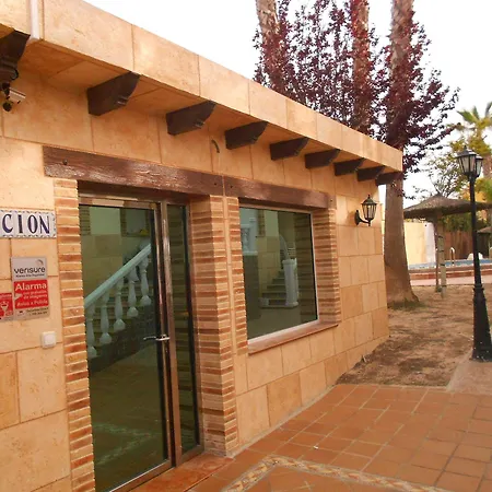 Laguna Salada Apart Otel *