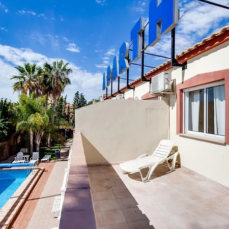 Laguna Salada Apartahotel *