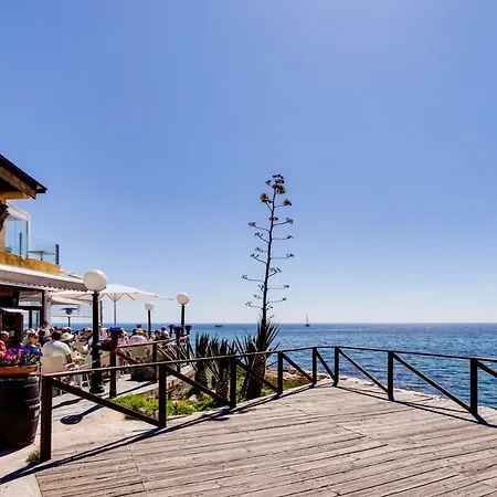 Laguna Salada Apart Otel *